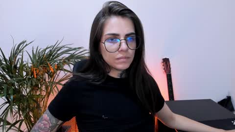 Snapshot of meurief chatting on 01.16.25 Meurif online show from 01.16.25