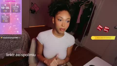 Snapshot of mew2wo chatting on 11.04.25 mew2wo online show from 11.04.25