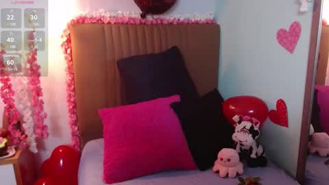 Snapshot of meylagia chatting on 02.14.25 meylagia online show from 02.14.25