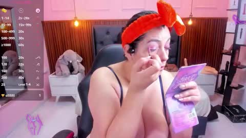 Snapshot of meylagia chatting on 11.15.25 meylagia online show from 11.15.25