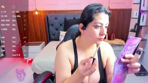 Snapshot of meylagia chatting on 12.05.25 meylagia online show from 12.05.25