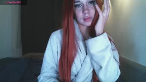 Snapshot of mezzalunaa chatting on 02.09.25 vollmond online show from 02.09.25