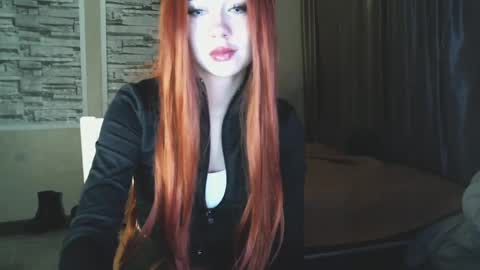 Snapshot of mezzalunaa chatting on 03.02.25 vollmond online show from 03.02.25
