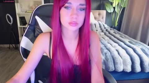 Snapshot of mezzalunaa chatting on 10.07.25 vollmond online show from 10.07.25