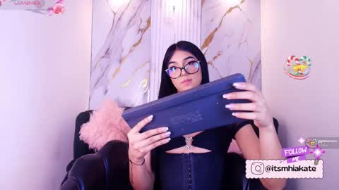 Mhia Kate online show from 05.18.26