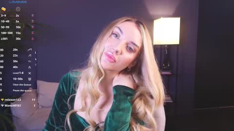 Snapshot of mi1a_ chatting on 12.05.25 mi1a_ online show from 12.05.25