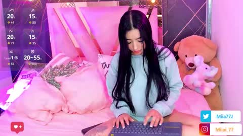 Mia online show from 12.22.25