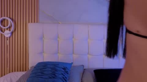 mia online show from 12.16.25