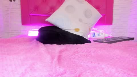 Mia Blonde online show from 03.07.25