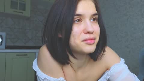 Mia online show from 02.22.25