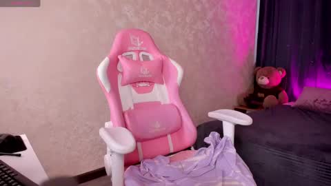 Snapshot of mia__caprice chatting on 03.11.25 Mia GMT7 Mon Tue Wen Thur 1000am-0300pm Sat 0300am-0900am online show from 03.11.25