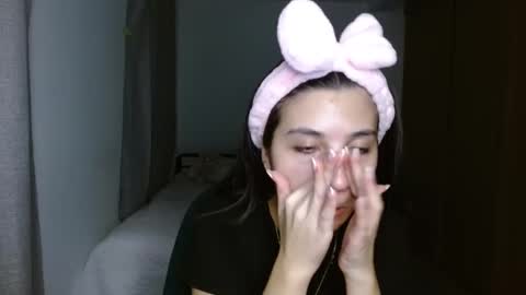 Snapshot of mia__lopez_ chatting on 11.13.25 Mia online show from 11.13.25