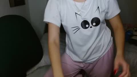 Snapshot of mia__lopez_ chatting on 11.29.25 Mia online show from 11.29.25