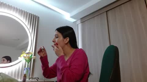 Snapshot of mia__lopez_ chatting on 12.02.25 Mia online show from 12.02.25