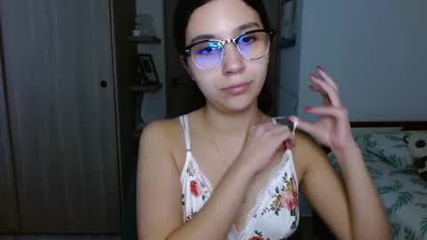 Snapshot of mia__lopez_ chatting on 12.04.25 Mia online show from 12.04.25