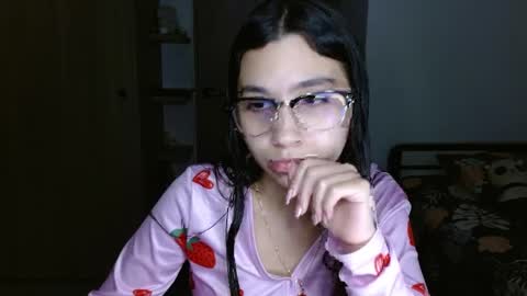 Snapshot of mia__lopez_ chatting on 05.05.26 Mia online show from 05.05.26