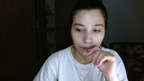 Snapshot of mia__lopez_ chatting on 05.12.26 Mia online show from 05.12.26