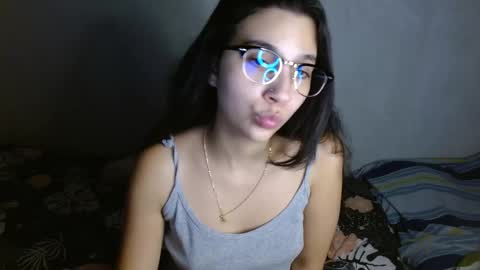 Snapshot of mia__lopez_ chatting on 05.28.26 Mia online show from 05.28.26