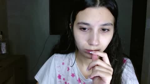 Snapshot of mia__lopez_ chatting on 06.08.26 Mia online show from 06.08.26