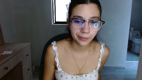 Snapshot of mia__lopez_ chatting on 07.31.26 Mia online show from 07.31.26