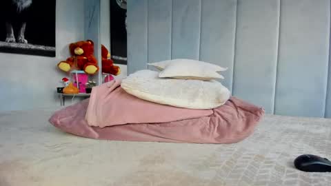 Mia  Milan online show from 03.03.25