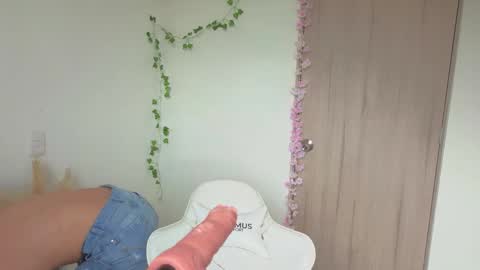 Mia adams  online show from 10.15.25