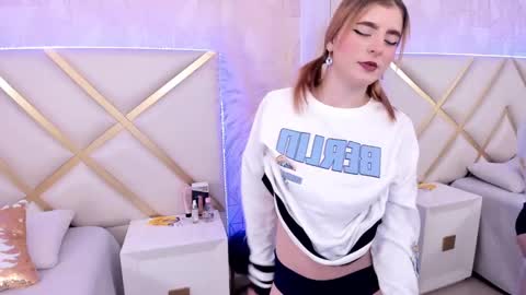 Snapshot of mia_adamss_ chatting on 12.10.24 9 am - 4 p 7 am - 1 pm online show from 12.10.24