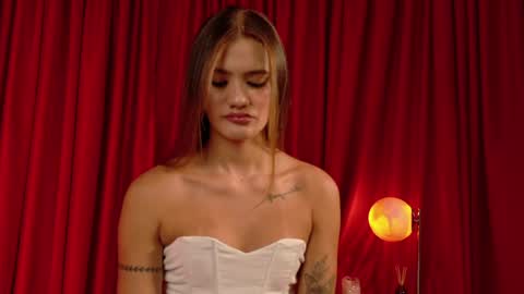 Mia Benett  online show from 04.20.26