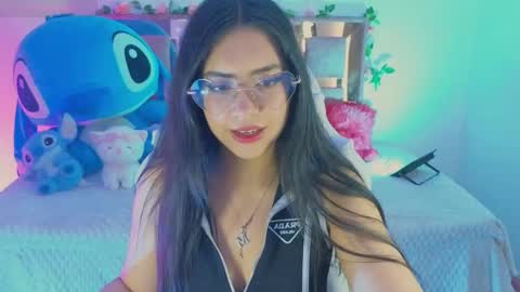 Snapshot of mia_bnnyy chatting on 10.04.25 mia_bnnyy online show from 10.04.25