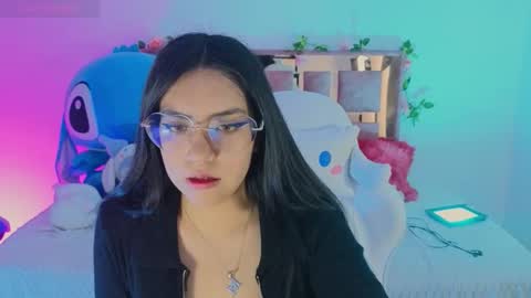 Snapshot of mia_bnnyy chatting on 10.05.25 mia_bnnyy online show from 10.05.25