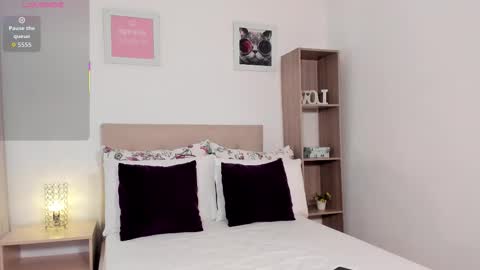 Mia Cano online show from 11.06.25