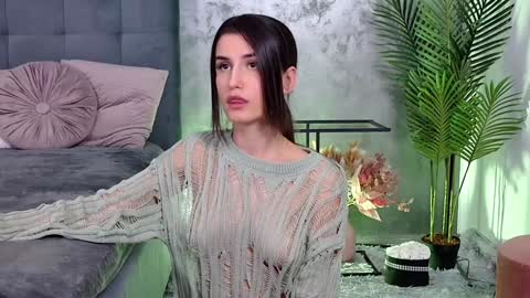 Freya Allen online show from 01.11.25