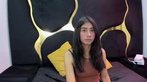 mia_clark18 online show from 10.14.25