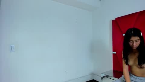 mia_clark18 online show from 11.19.25