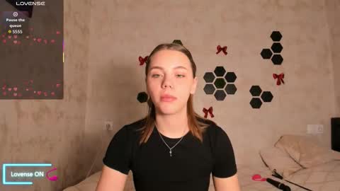 Snapshot of mia_com chatting on 02.25.26 Mia next stream Thursday 1400 UTC1 Friday 1400 UTC1 online show from 02.25.26