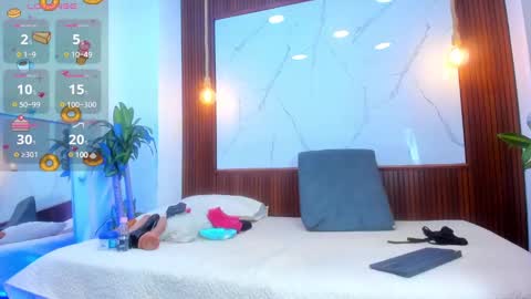 Mia Conde online show from 03.11.25