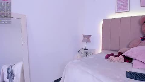 mia_corner online show from 11.19.25