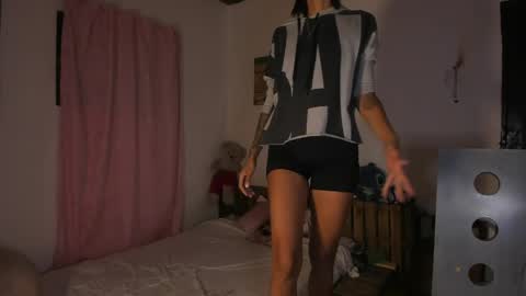 Mia Sandoval online show from 04.27.26