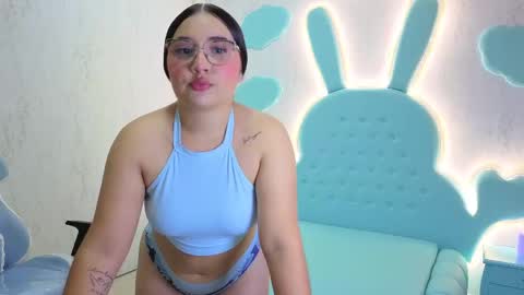 Snapshot of mia_cuttee chatting on 10.03.25 Mia Cuttee online show from 10.03.25