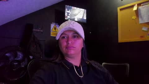 Mia daniela  online show from 10.01.25