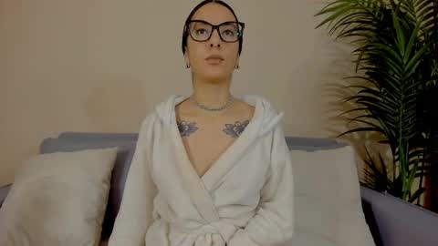 Sarah Luna online show from 05.10.26