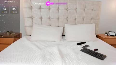 Snapshot of mia_dolls18 chatting on 05.31.26 MIA help me get to 25 hands up online show from 05.31.26
