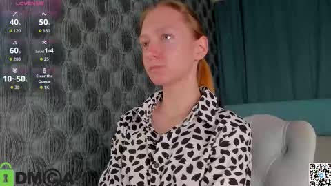 Snapshot of mia_e1fie chatting on 11.06.25 mia_e1fie online show from 11.06.25