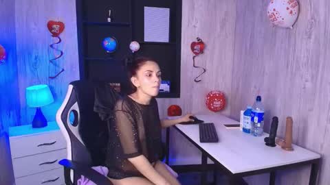 mia_esposito2 online show from 09.30.25