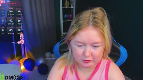 Snapshot of mia_ferd chatting on 10.09.25 Mia online show from 10.09.25