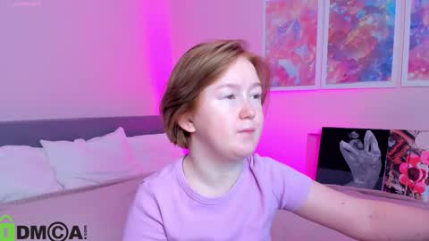 Snapshot of mia_ferd chatting on 10.26.25 Mia online show from 10.26.25