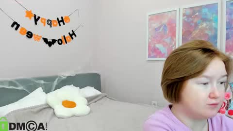 Snapshot of mia_ferd chatting on 11.03.25 Mia online show from 11.03.25