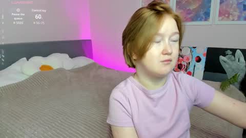 Snapshot of mia_ferd chatting on 11.05.25 Mia online show from 11.05.25