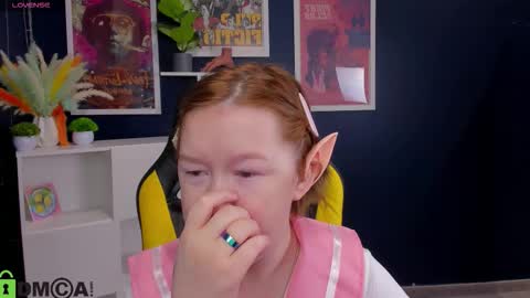 Snapshot of mia_ferd chatting on 11.22.25 Mia online show from 11.22.25