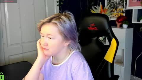 Snapshot of mia_ferd chatting on 05.22.26 Mia online show from 05.22.26